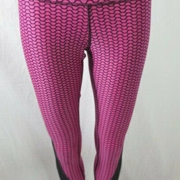 Nike Capri Leggings Pants Dri Fit Womens Medium Athletic Workout Yoga Pink - Picture 3 of 9